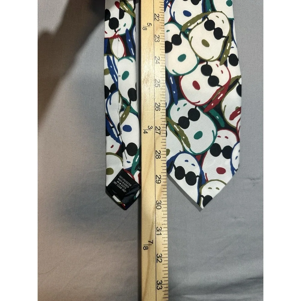 VTG PEANUTS  Rare SNOOPY Head White Colorful Faces Neck Tie‎